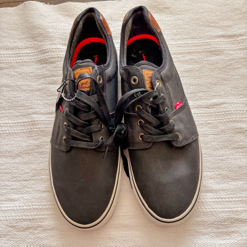 Levi's Men's Miles Tumbled WX sneakers size 13
